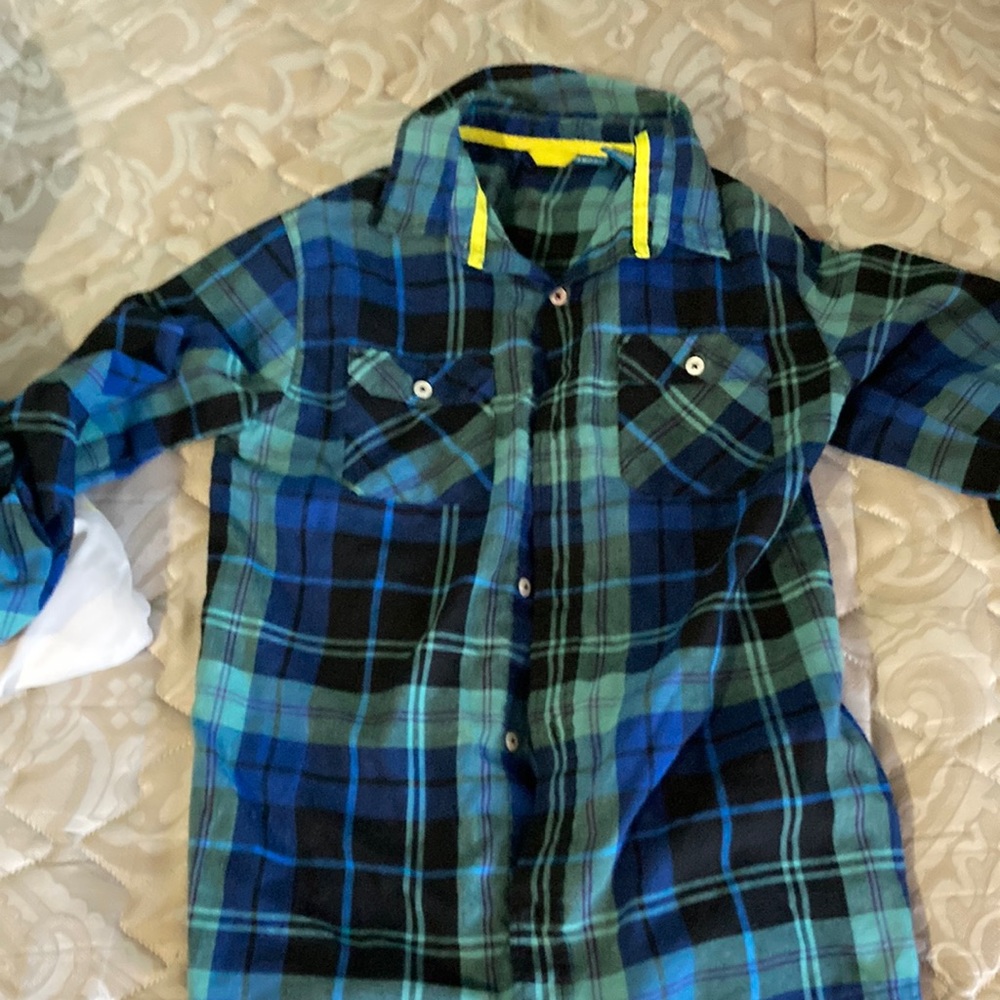 A plad shirt